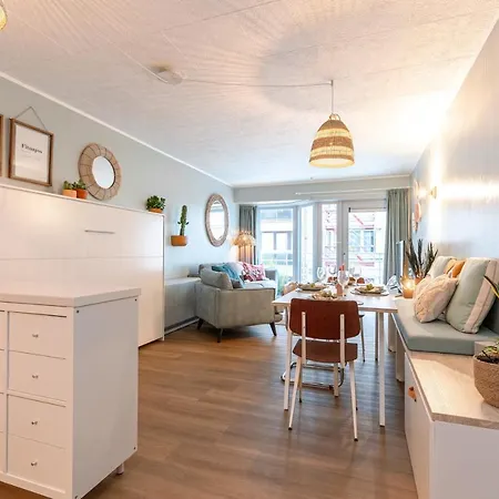 B At C - A Trendy Flat With A Vintage Feel, Outdoor Swimming Pool And Lateral Sea View! *